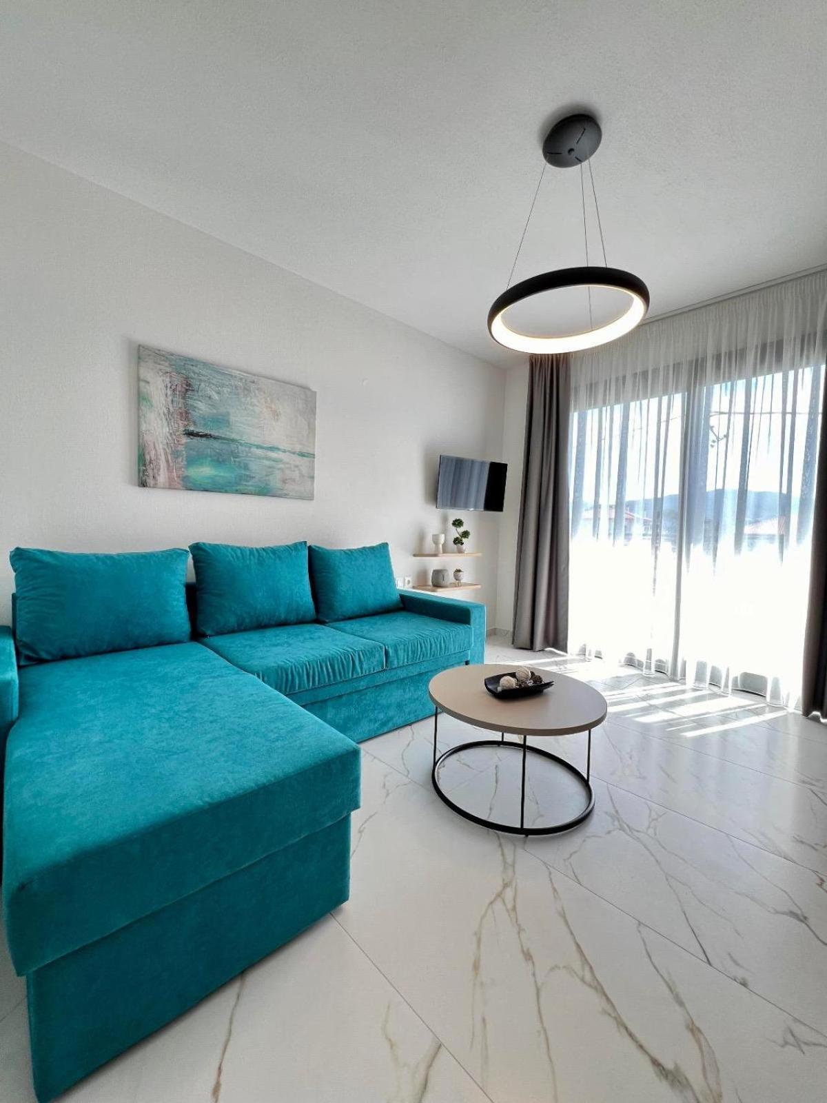 Four Shades Luxury Suites Sarti Exterior photo