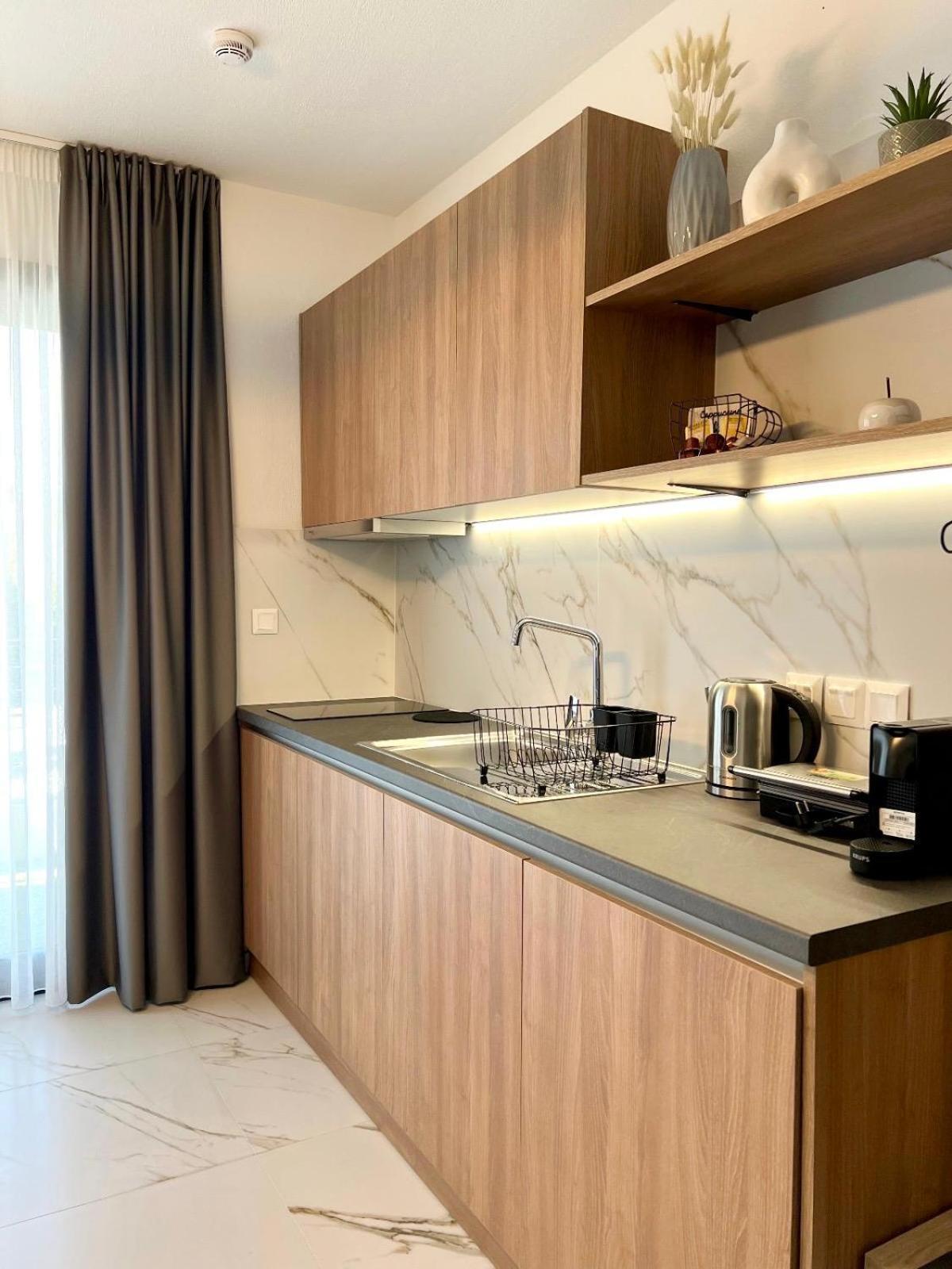 Four Shades Luxury Suites Sarti Exterior photo