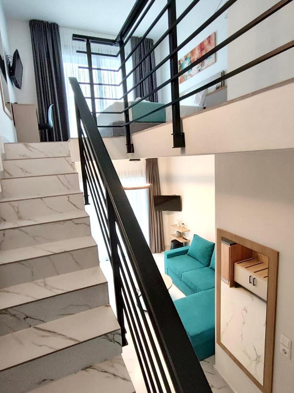 Four Shades Luxury Suites Sarti Exterior photo