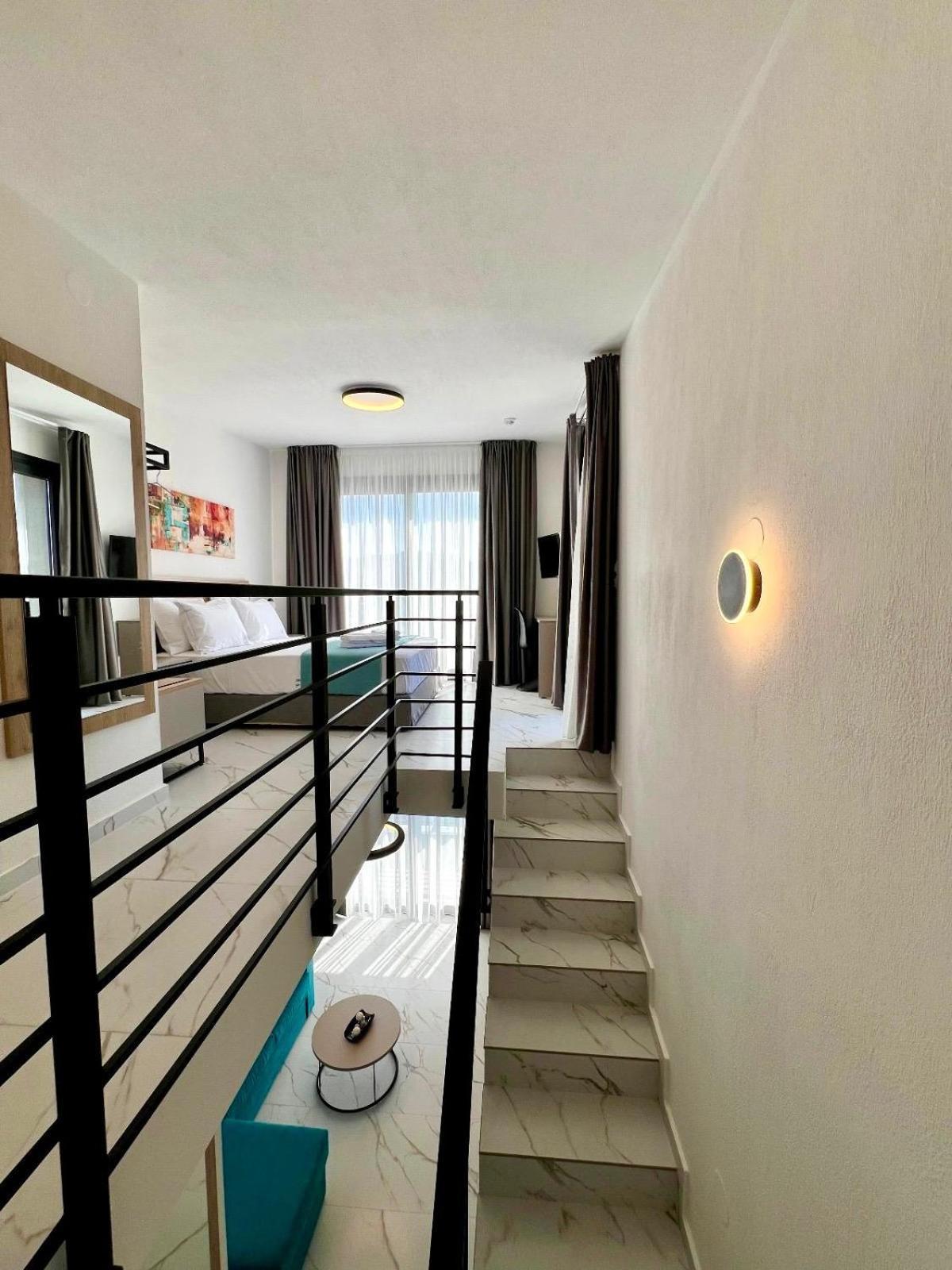 Four Shades Luxury Suites Sarti Exterior photo