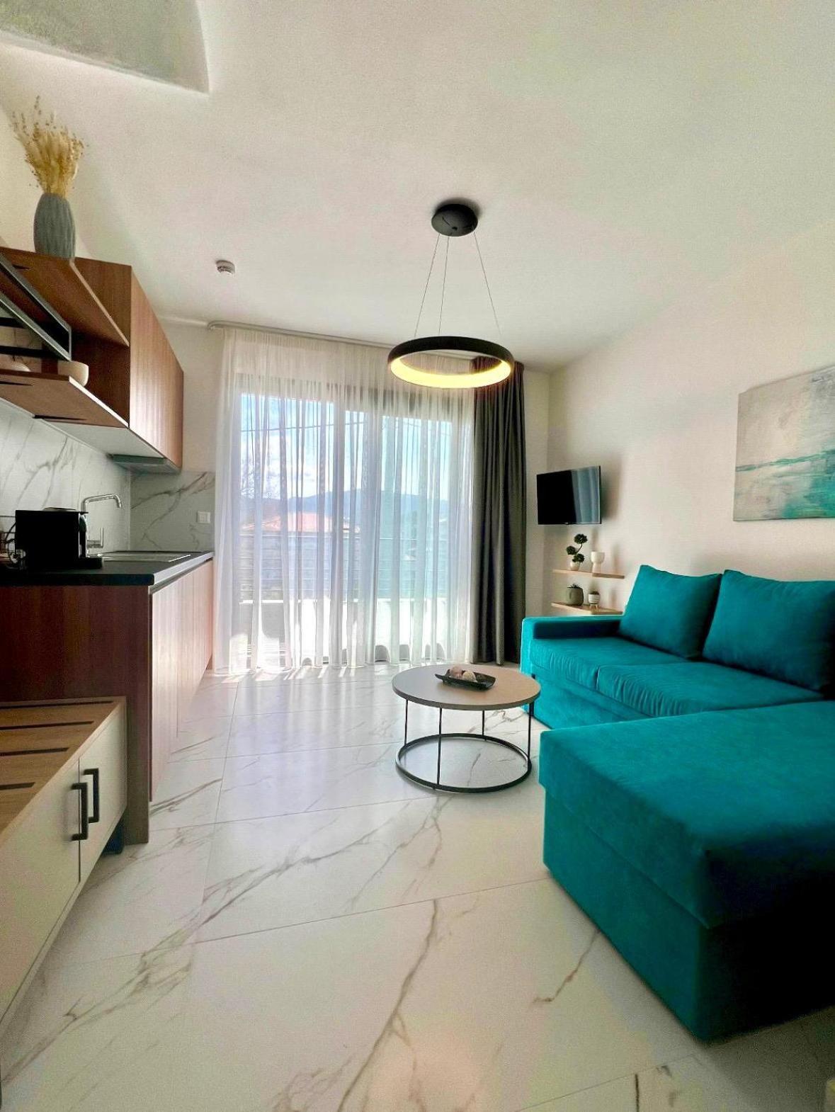 Four Shades Luxury Suites Sarti Exterior photo