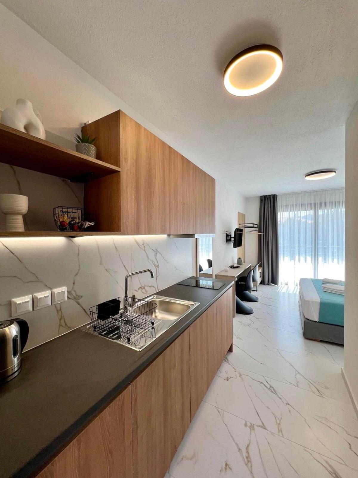 Four Shades Luxury Suites Sarti Exterior photo