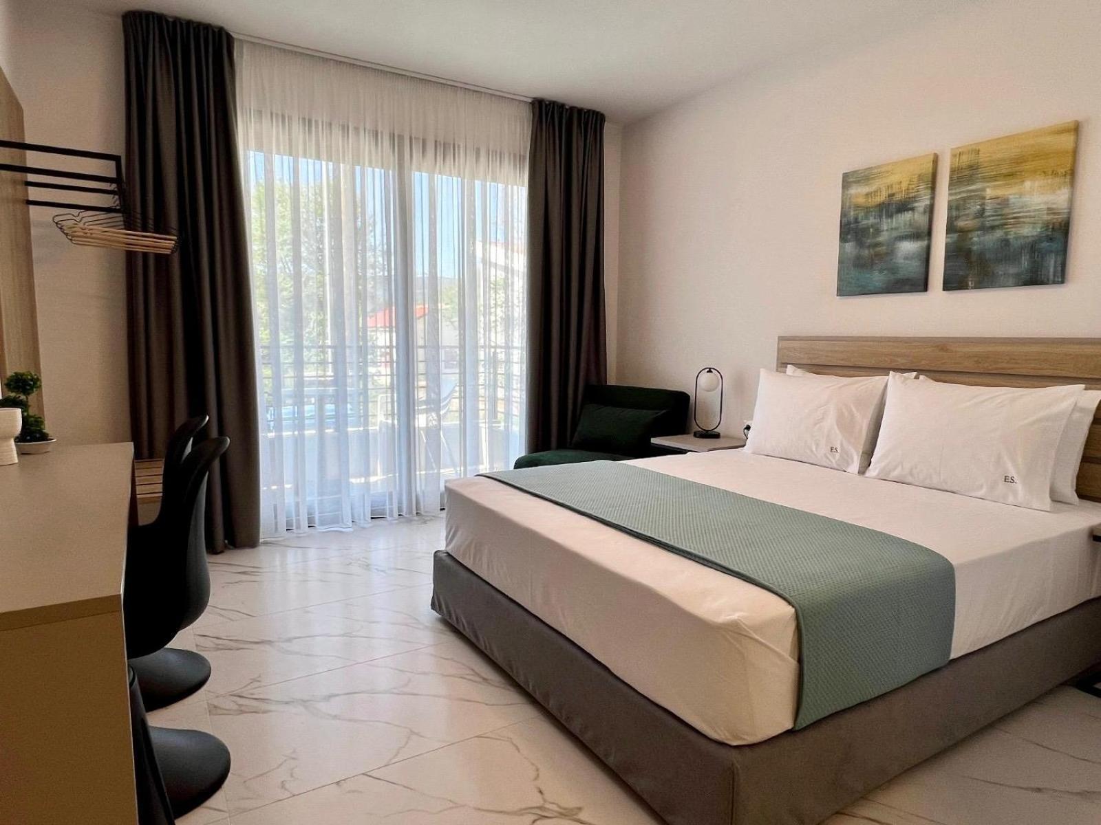 Four Shades Luxury Suites Sarti Exterior photo