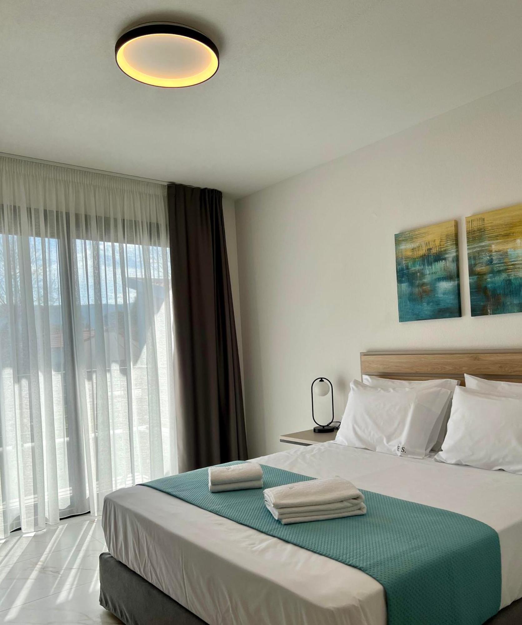 Four Shades Luxury Suites Sarti Exterior photo